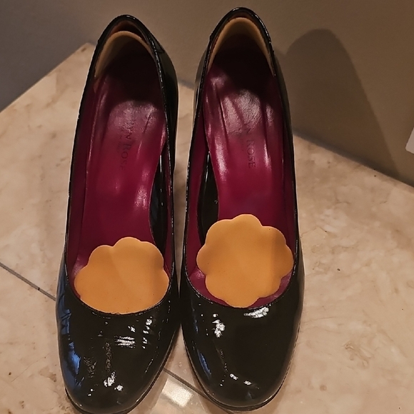 Taryn Rose Black Patent Leather Heels - Picture 1 of 8
